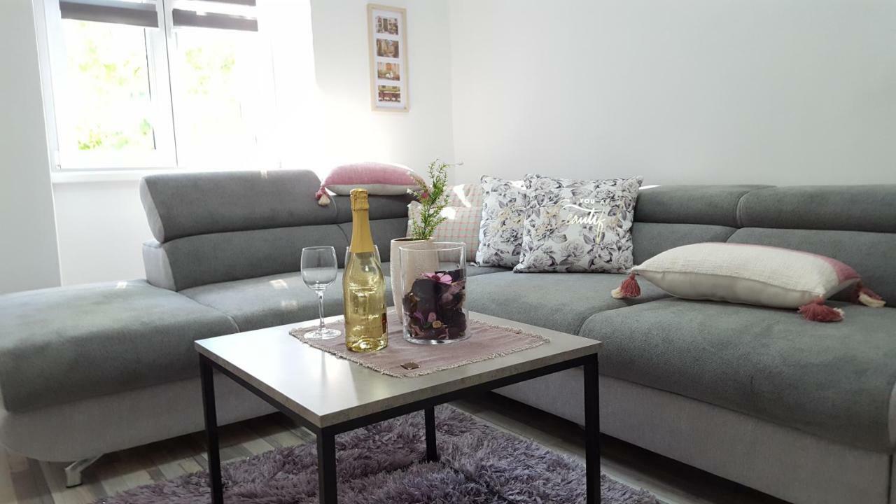 Apartment Imperia *** 普拉 外观 照片