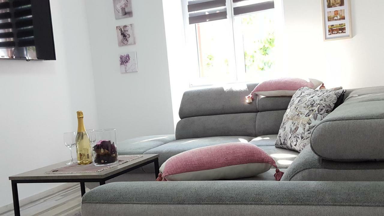 Apartment Imperia *** 普拉 外观 照片